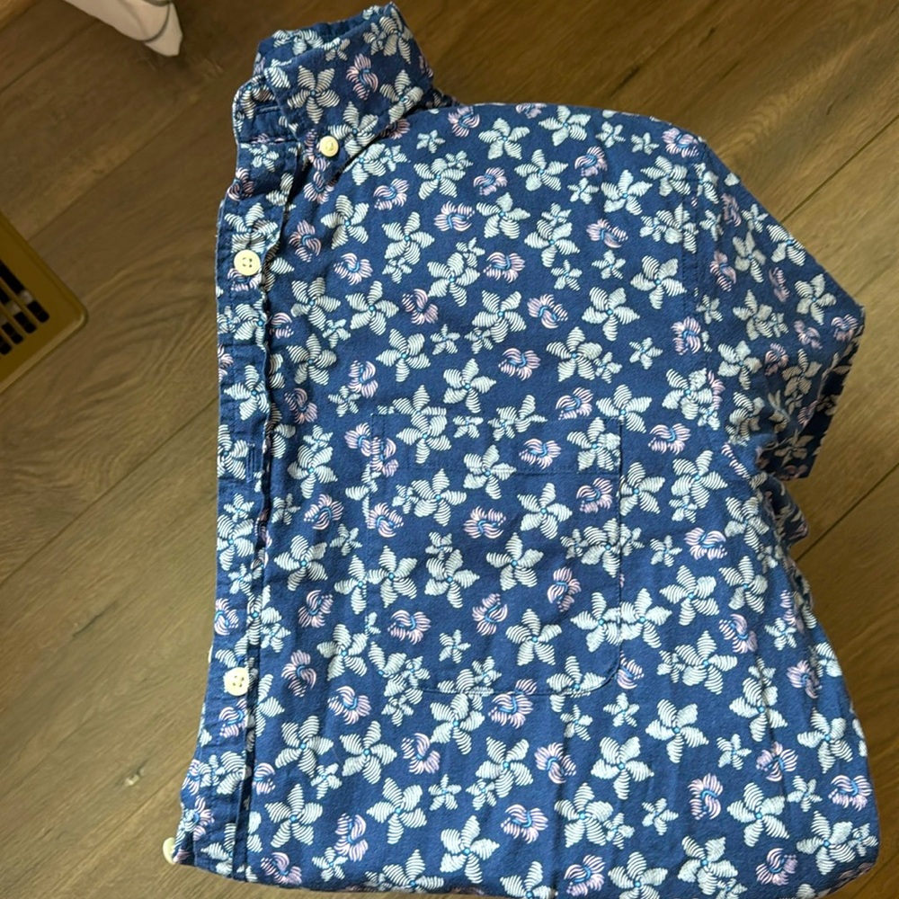 Men’s short sleeve button down